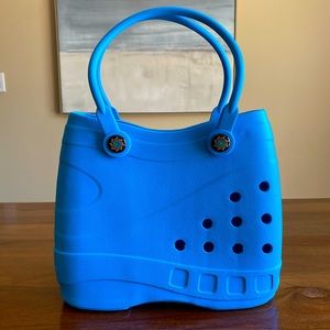 NWOT OPTARI SOL TOTE Durable Crocs Inspired Bag